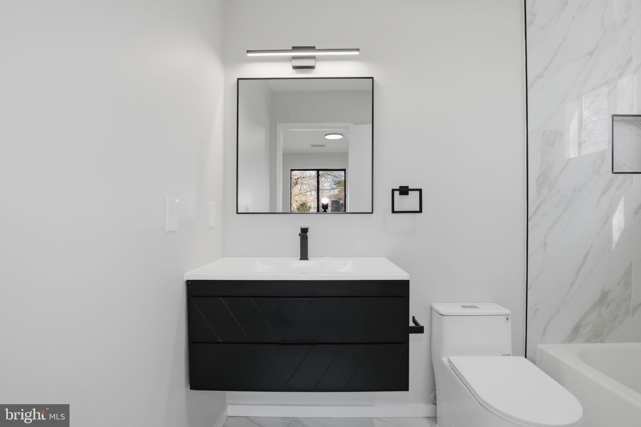 1671 Cedar Hollow Way Reston, VA 20194 - Photo 54 of 76 upper level bedroom suite 2