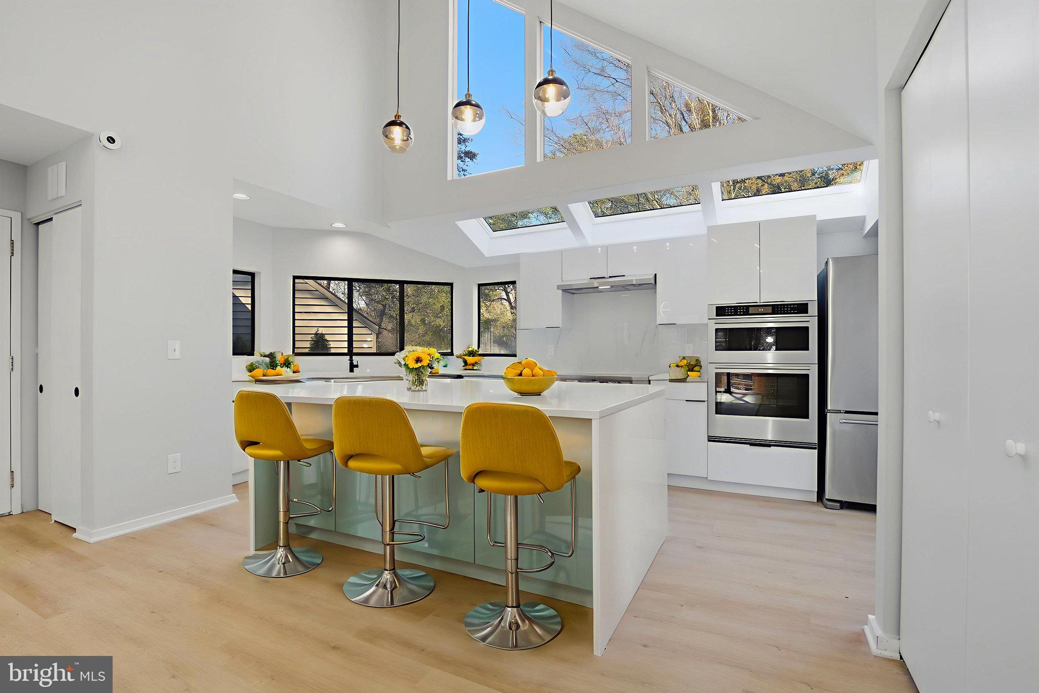 1671 Cedar Hollow Way Reston, VA 20194 - Photo 6 of 76 kitchen with virtual staging