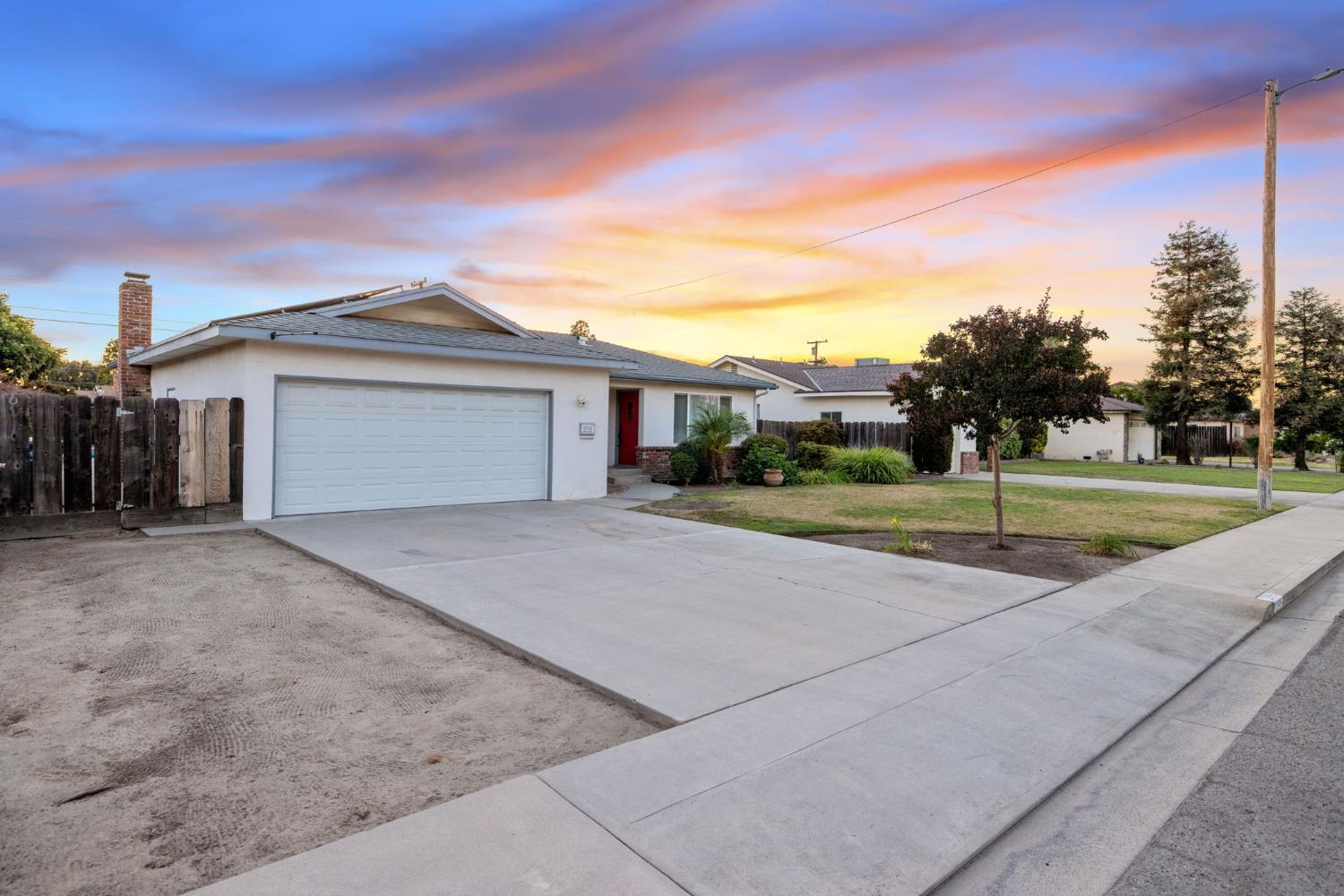 1395 South Rupert Avenue Reedley, CA 93654 - Photo 3 of 45
