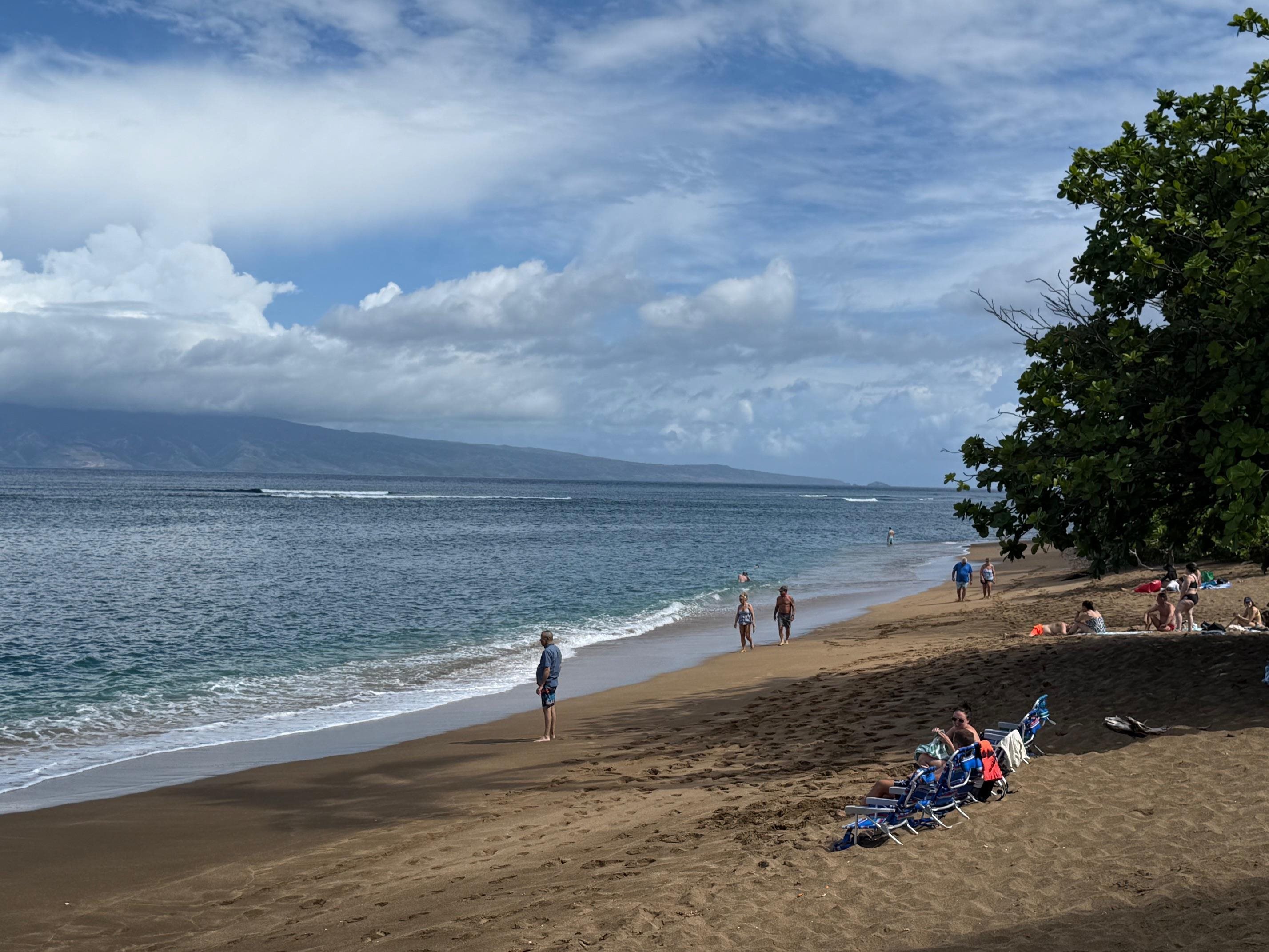 4310 Lower Honoapiilani Road, Unit 315 Lahaina, HI 96761 - Photo 19 of 20 a view of a street with an outdoor space