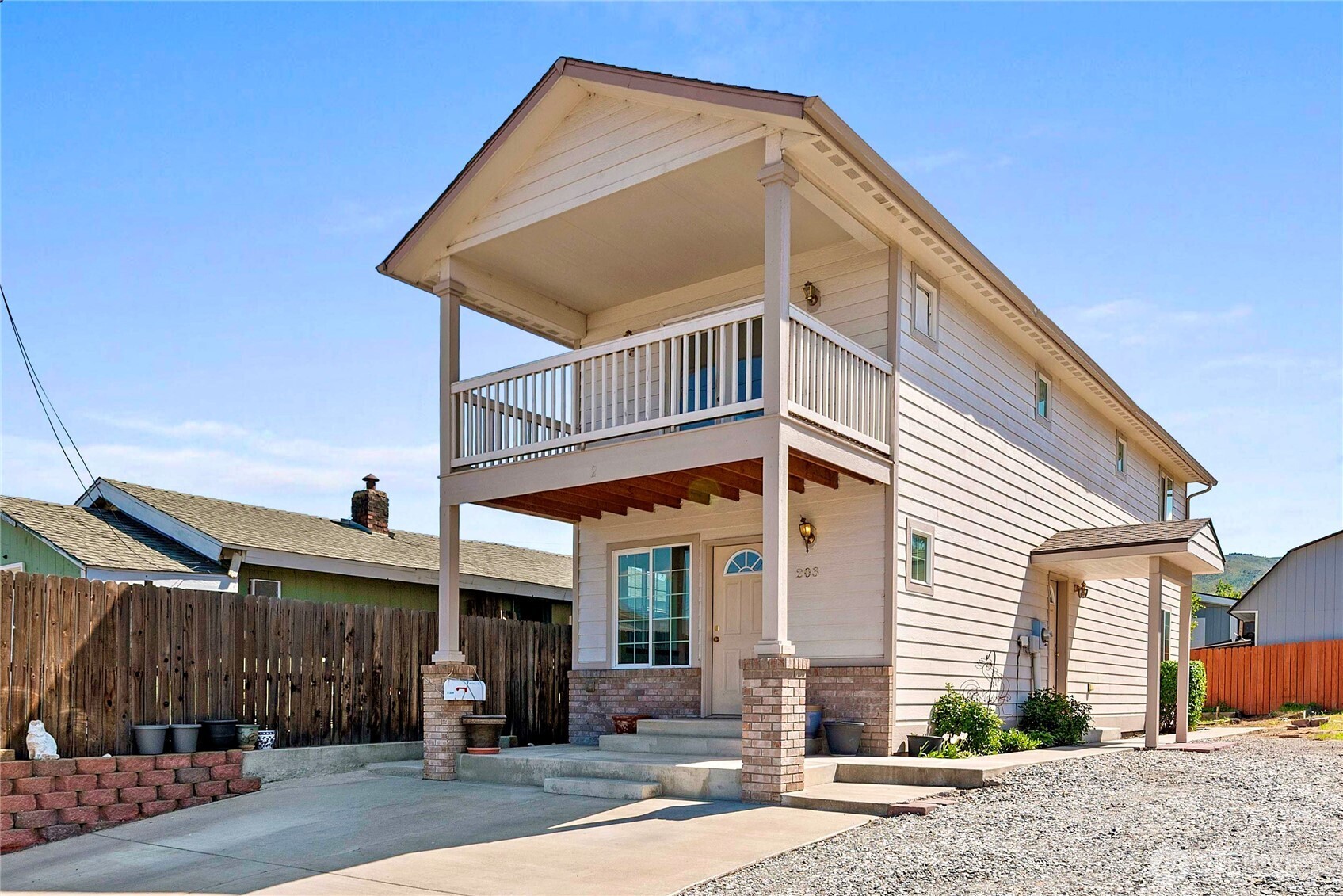 203 Marr Street Wenatchee, WA 98801 - Photo 1 of 22 a front view of a house