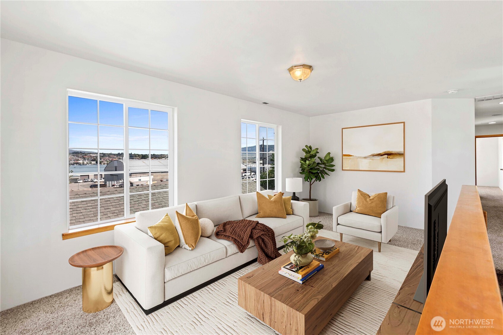 203 Marr Street Wenatchee, WA 98801 - Photo 14 of 22 a living room with furniture and a large window