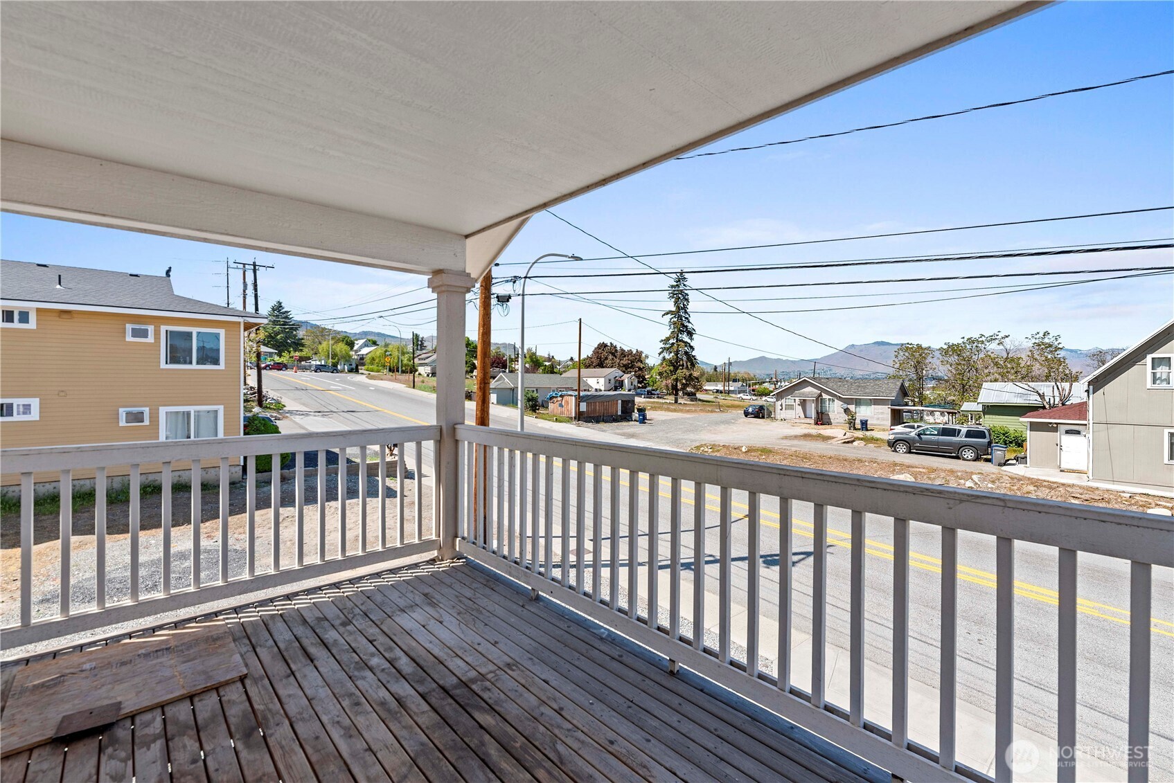 203 Marr Street Wenatchee, WA 98801 - Photo 17 of 22 a view of city from a balcony
