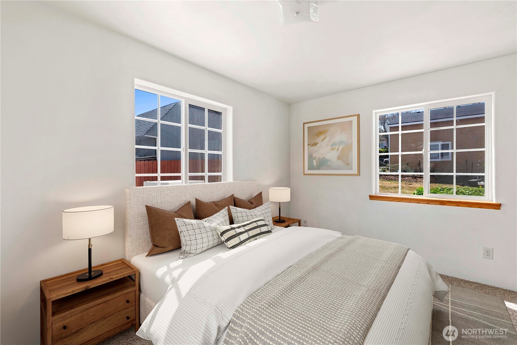 203 Marr Street Wenatchee, WA 98801 - Photo 10 of 22 a bedroom with a bed and a window