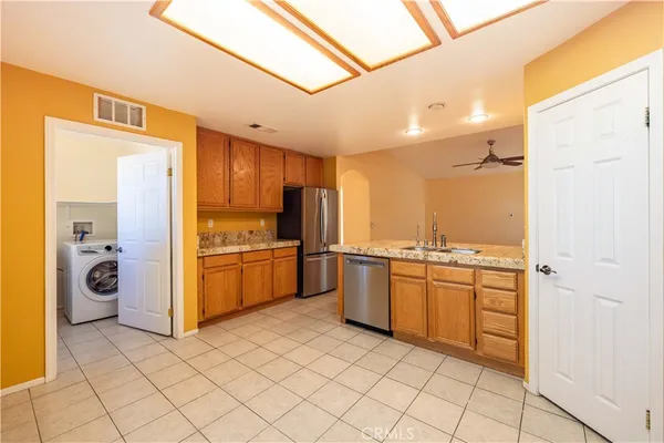 $2,300 | 2300 Panorama Lane, Rosamond, CA 93560