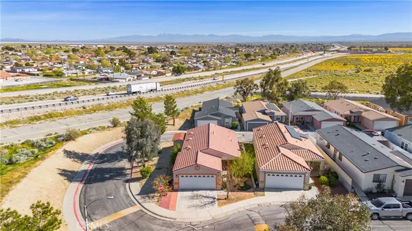 $2,300 | 2300 Panorama Lane, Rosamond, CA 93560