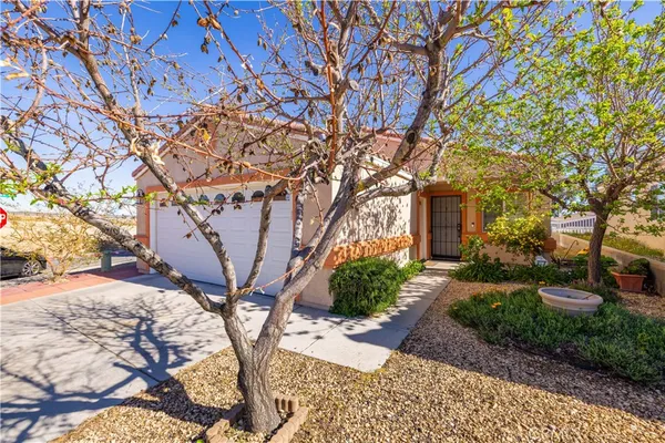 $2,300 | 2300 Panorama Lane, Rosamond, CA 93560