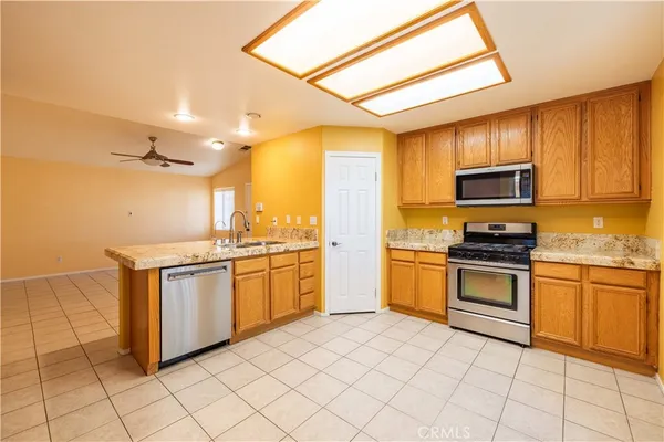 $2,300 | 2300 Panorama Lane, Rosamond, CA 93560