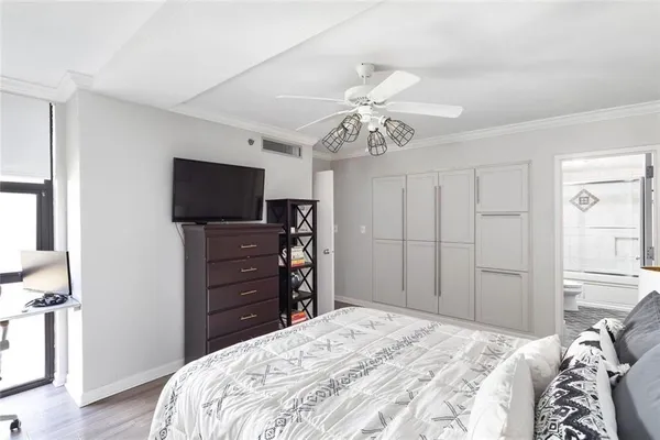 $325,000 | 620 Peachtree Street Northeast, Unit 1505, Atlanta, GA 30308