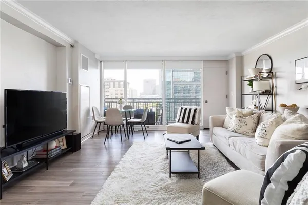 $325,000 | 620 Peachtree Street Northeast, Unit 1505, Atlanta, GA 30308