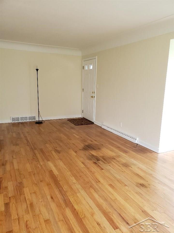 4688 Locust Road Saginaw, MI 48604 - Photo 5 of 14 50011353-4.JPG