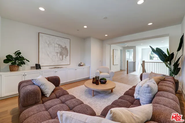 $3,799,000 | 11729 Hartsook Street, Valley Village, CA 91607