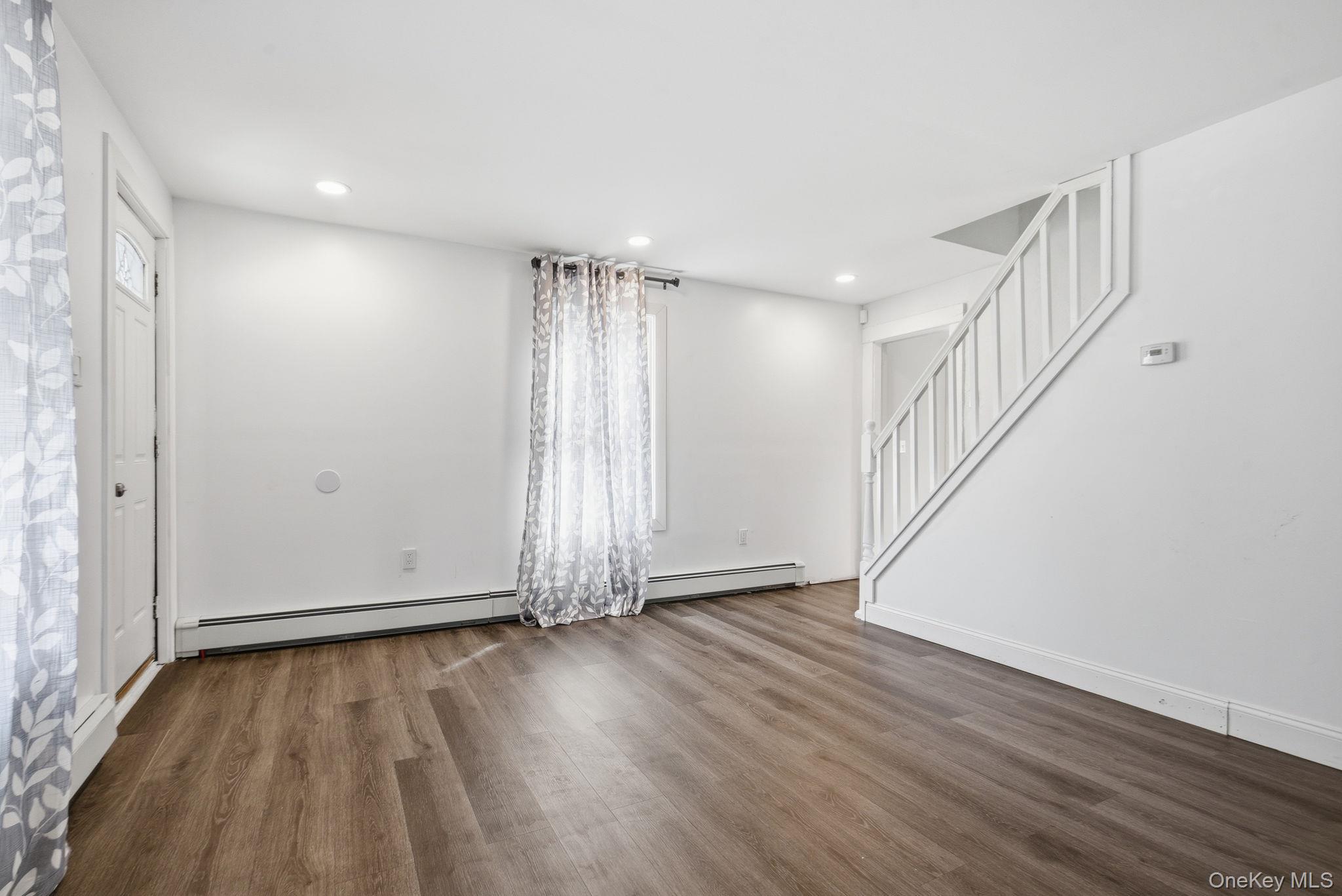 97 Maple Street Newburgh, NY 12550 - Photo 6 of 31