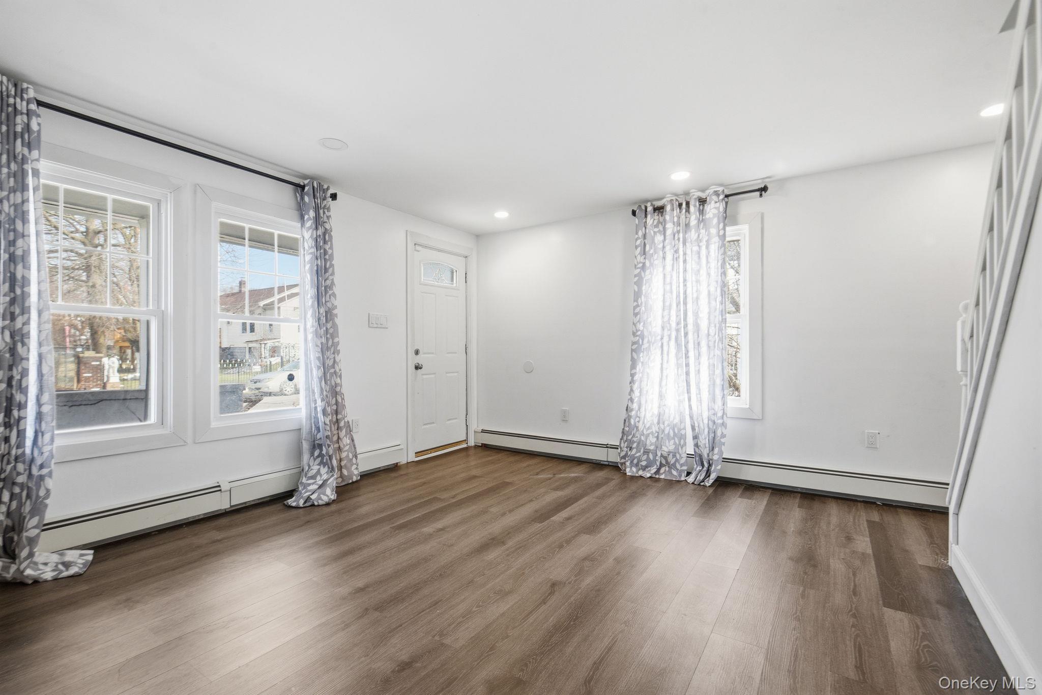 97 Maple Street Newburgh, NY 12550 - Photo 8 of 31