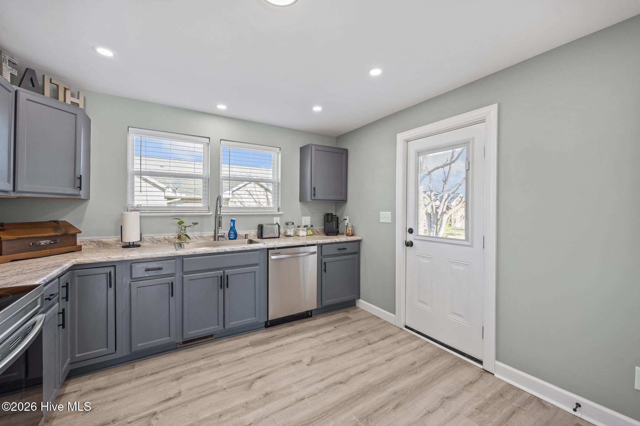 391 Second Street Ayden, NC 28513 - Photo 8 of 36 23-web-or-mls-BLS_0048