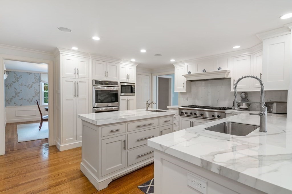 15 Woodridge Road Wellesley, MA 02482 - Photo 13 of 36 Gallery Image 13
