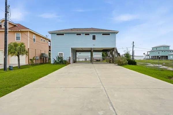 $412,000 | 1306 South Magnolia Street, Rockport, TX 78382