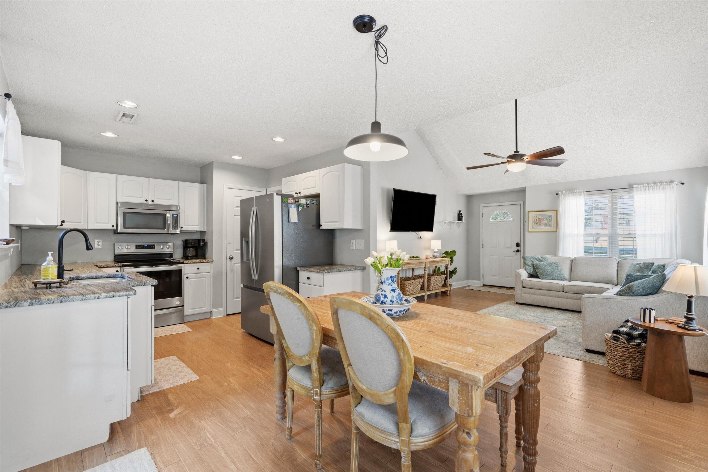 1102 Huger Street Moncks Corner, SC 29461 - Photo 6 of 22 Dining/Kitchen