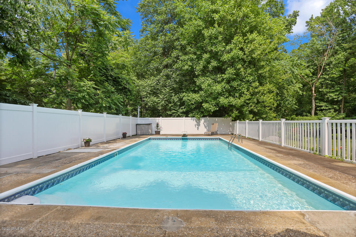 262 Eden Road Stamford, CT 06907 - Photo 27 of 38 a backyard of a house
