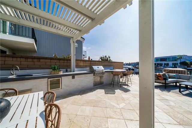 $3,249,000 | 16214 Bimini Lane, Huntington Beach, CA 92649