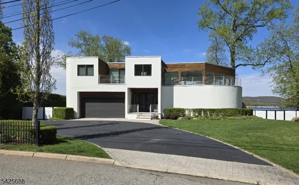 $1,275,000 | 28 Glen Court, Pompton Lakes, NJ 07442