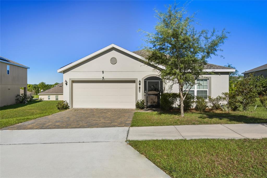 209 Luxmore Road Groveland, FL 34736 - Photo 2 of 51