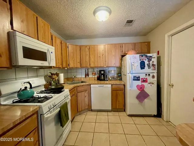 $2,450 | 57 Frontier Way, Tinton Falls, NJ 07753