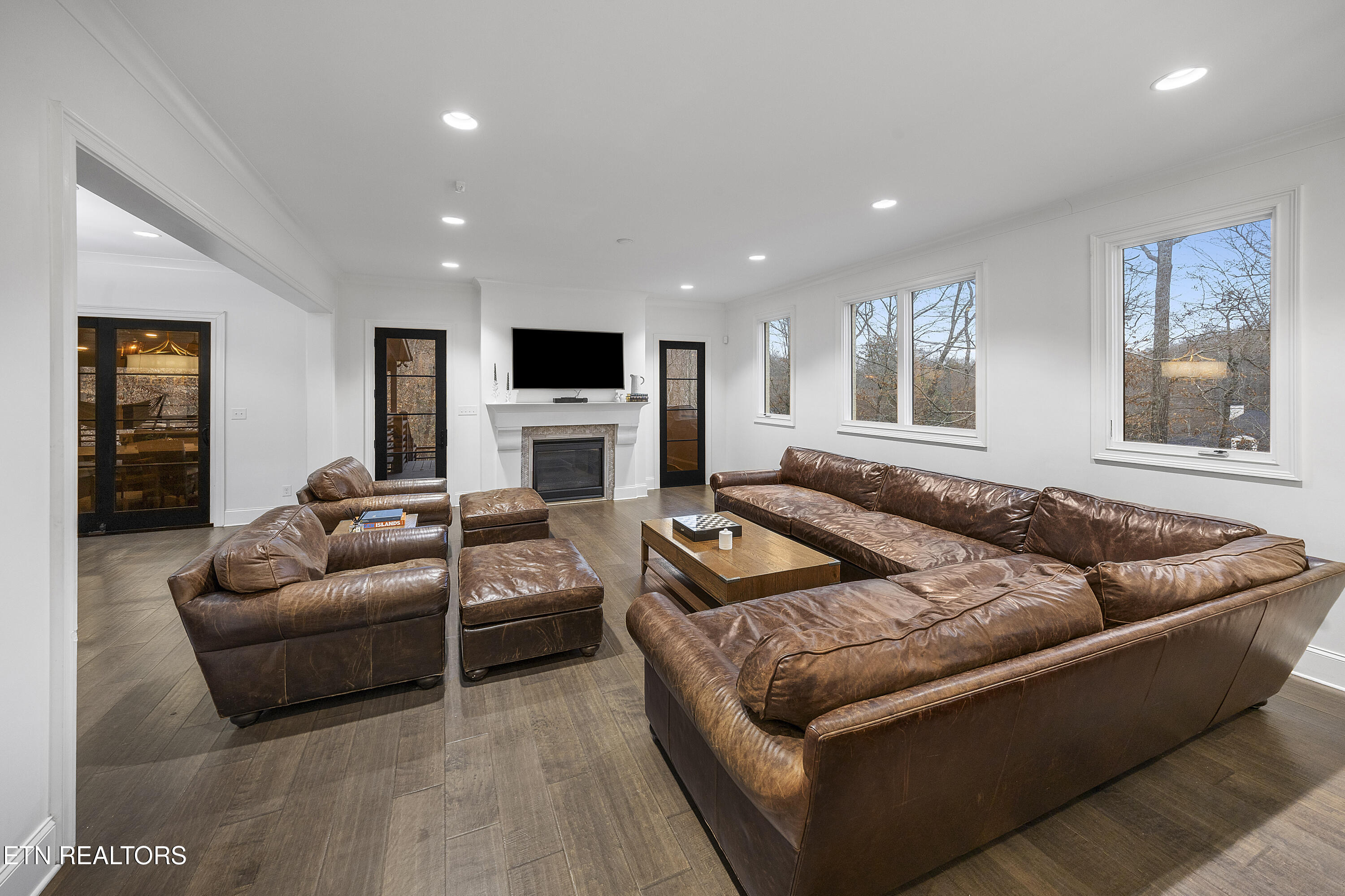 5401 Mill Ridge Drive Knoxville, TN 37919 - Photo 15 of 46 LIVING ROOM:FIREPLACE