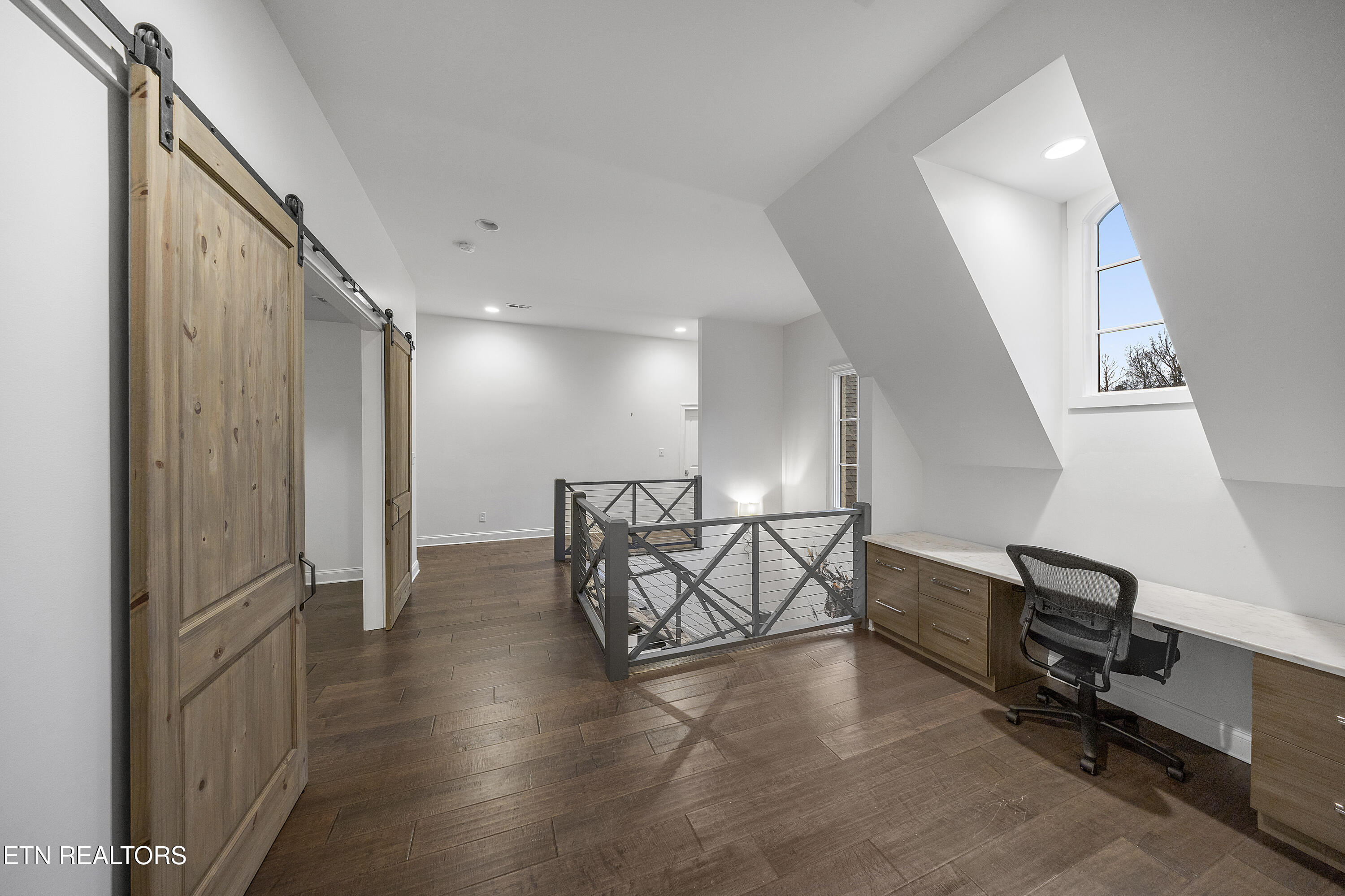 5401 Mill Ridge Drive Knoxville, TN 37919 - Photo 23 of 46 2ND FLOOR OFFICE LANDING