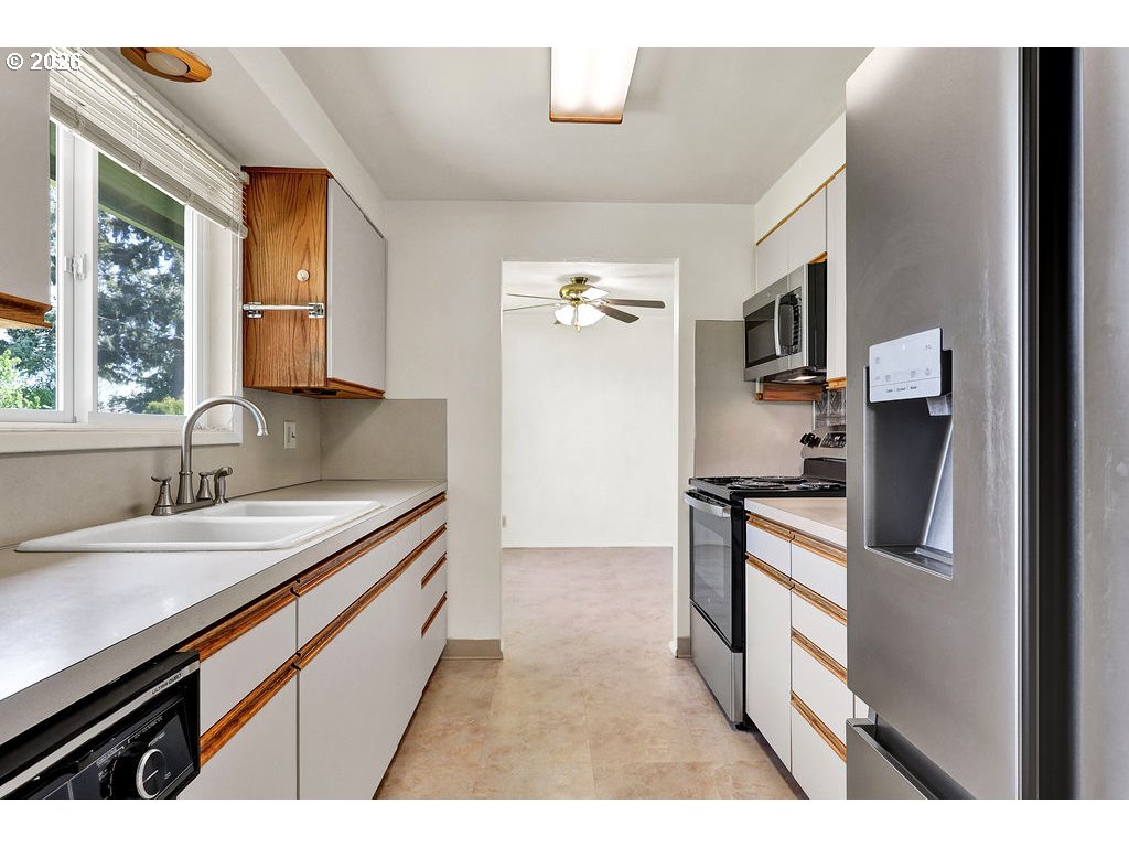 1570 Hayden Bridge Road Springfield, OR 97477 - Photo 17 of 44 Gallery Image 17