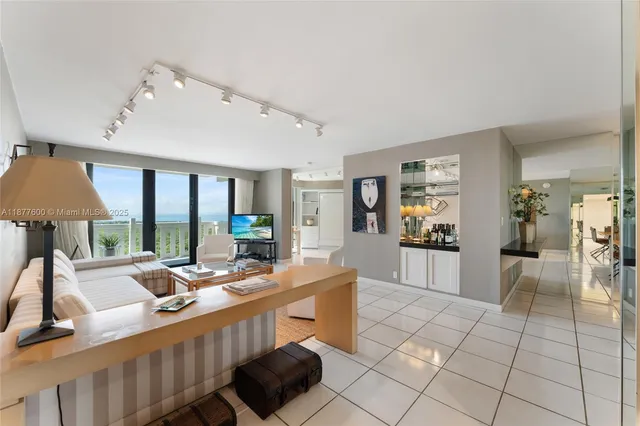 $6,500 | 1121 Crandon Boulevard, Unit E1206, Key Biscayne, FL 33149