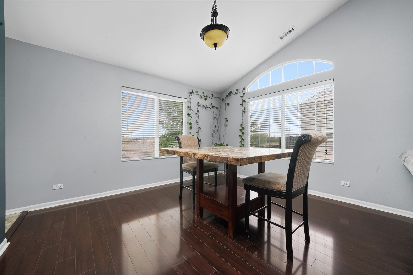 1913 Misty Ridge Lane Aurora, IL 60503 - Photo 4 of 18 Gallery Image 4