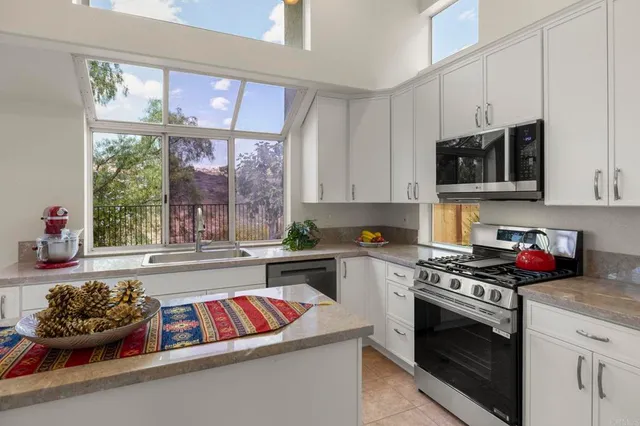 $1,594,999 | 9432 Hito Court, San Diego, CA 92129