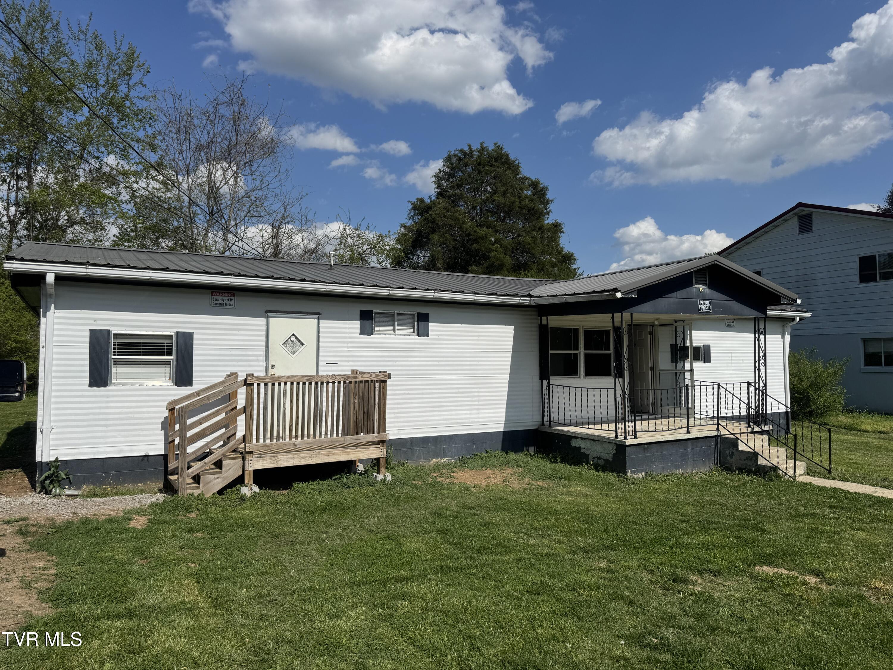 159 Johnson Street Jonesville, VA 24263 - Photo 2 of 24 IMG_8235