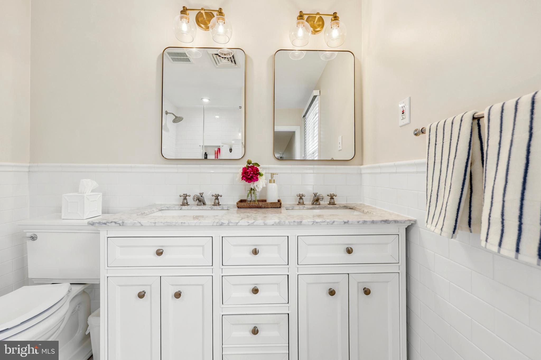 566 Upper Weadley Road Wayne, PA 19087 - Photo 28 of 50 Primary Bathroom