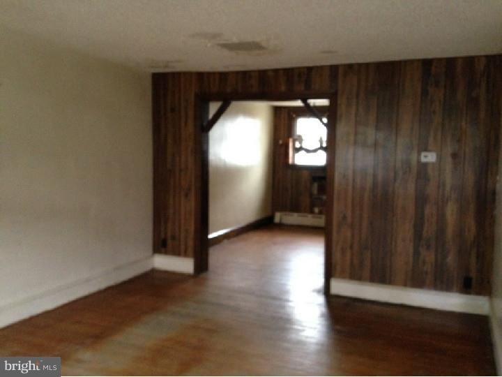 520 Hampden Road Upper Darby, PA 19082 - Photo 3 of 19