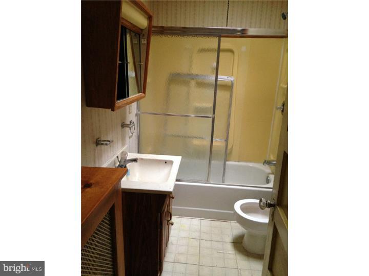 520 Hampden Road Upper Darby, PA 19082 - Photo 10 of 19