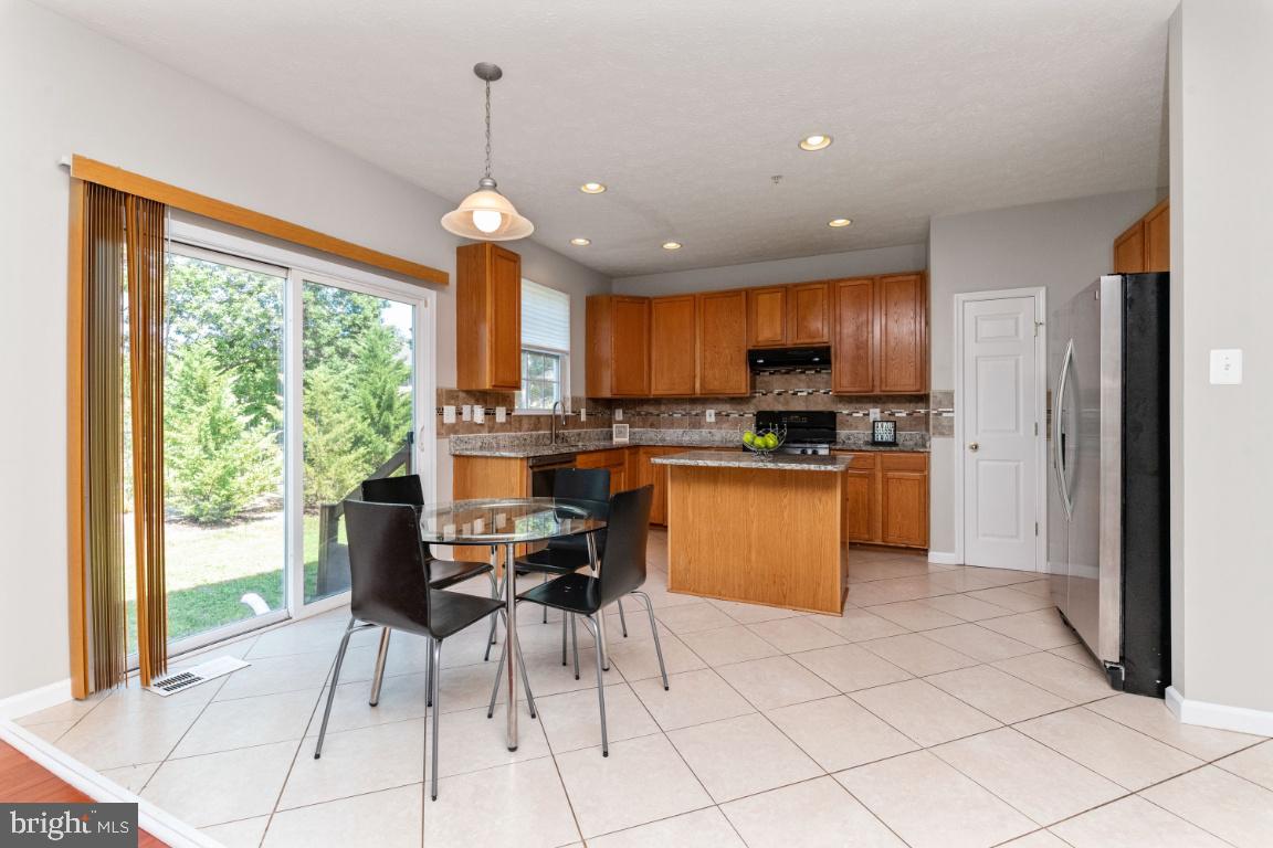 9817 Davison Road Baltimore, MD 21220 - Photo 14 of 43 Additional dining area space off kitchen