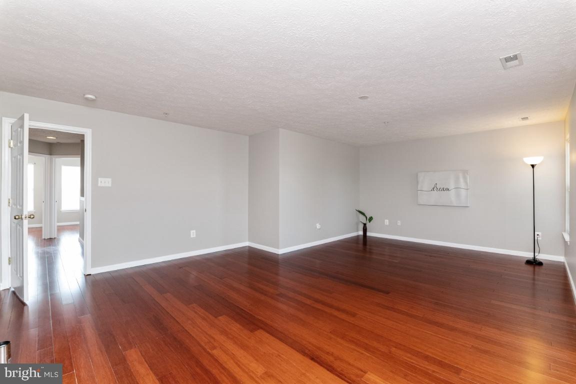 9817 Davison Road Baltimore, MD 21220 - Photo 15 of 43 Huge master suite with area for sitting
