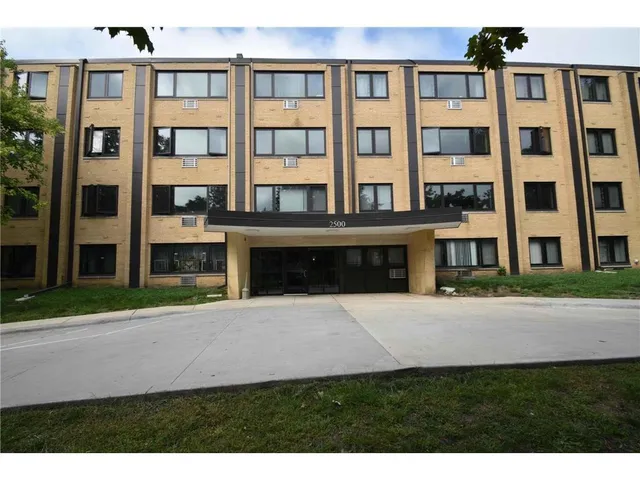 $109,000 | 2500 Blaisdell Avenue, Unit 201, Minneapolis, MN 55404