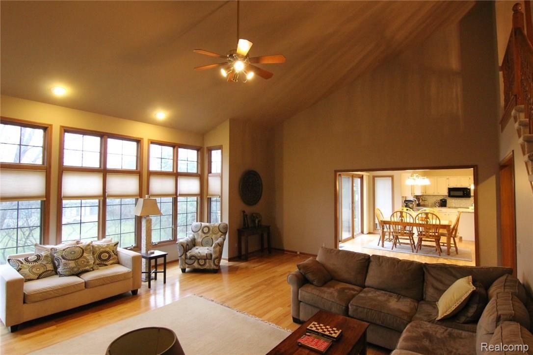 3033 Kilburn Road West Rochester, MI 48306 - Photo 11 of 52 IMG_7762.JPG