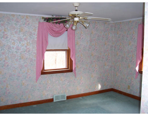 128 Lunenburg Road Townsend, MA 01474 - Photo 9 of 16