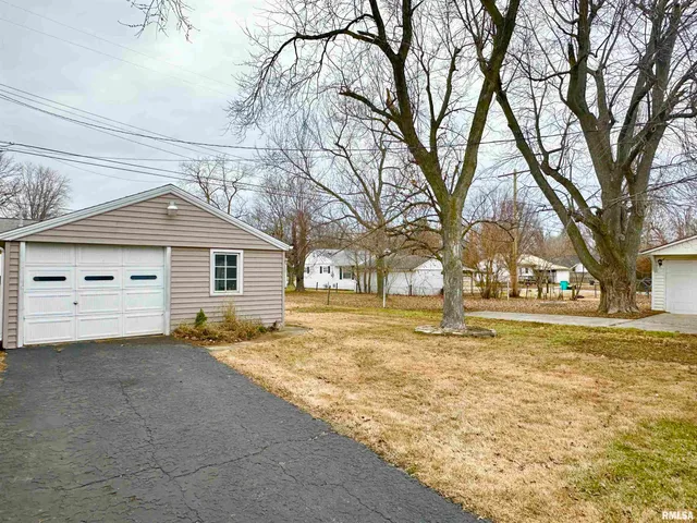 $119,000 | 1637 Lakeview Terrace, Jacksonville, IL 62650