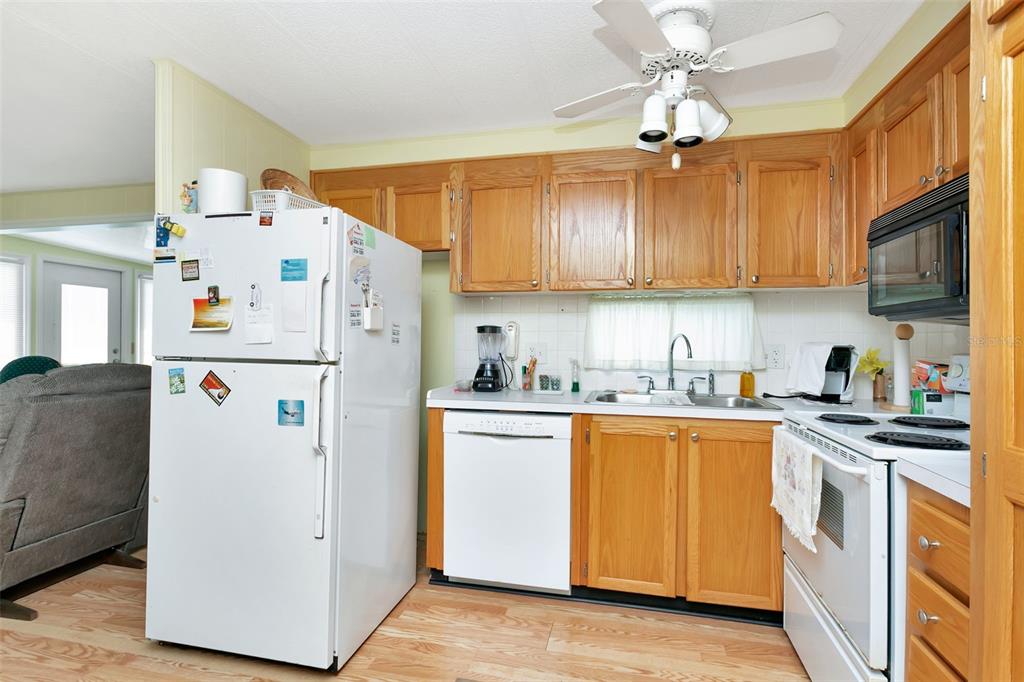 5690 Forsythia Road Venice, FL 34293 - Photo 7 of 38 Gallery Image 7