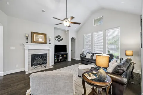 $599,000 | 19 Peace Tree Way, Tomball, TX 77375