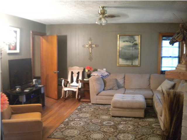 1145 Stump Ridge Road Brandon, MS 39047 - Photo 5 of 17 Living Room