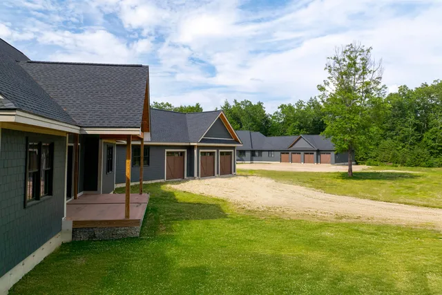 $3,900,000 | 400 Gulf Road, Dover, NH 03820