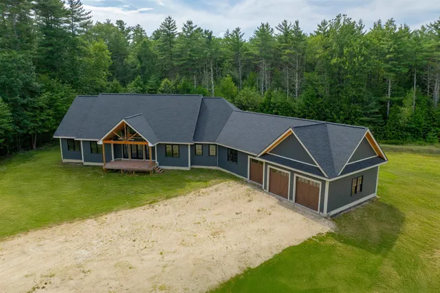 $3,900,000 | 400 Gulf Road, Dover, NH 03820