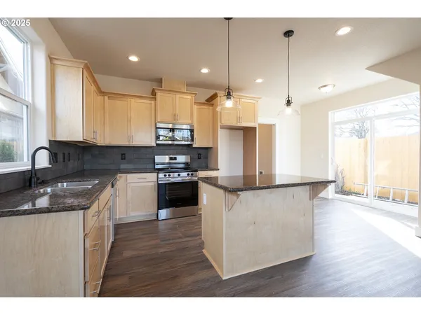 $379,900 | 119 East Jersey Street, Gladstone, OR 97027