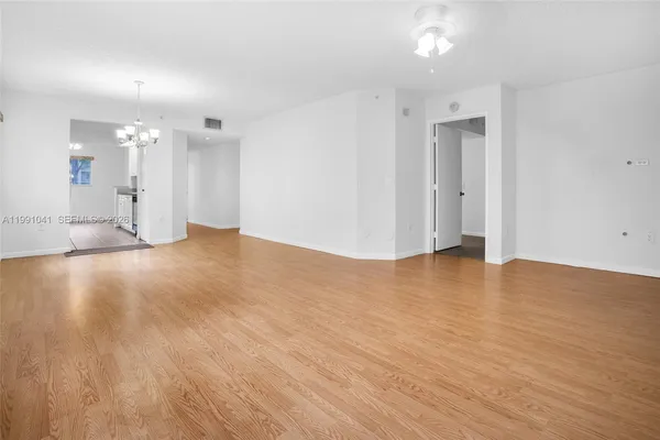 $245,000 | 900 Southwest 142nd Avenue, Unit 115L, Pembroke Pines, FL 33027